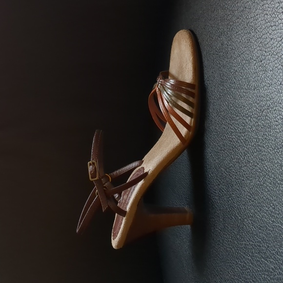 AEROSOLES. Sandals. Brown. Size 6.5 M - Picture 6 of 16